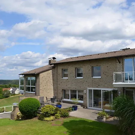 شقة Komfortappartement Mit Terraasse وبرتال