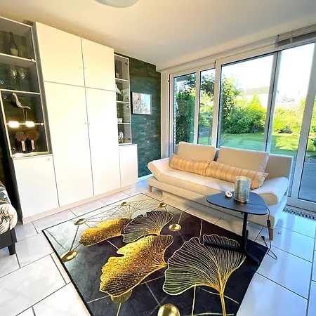 شقة Komfortappartement Mit Terraasse